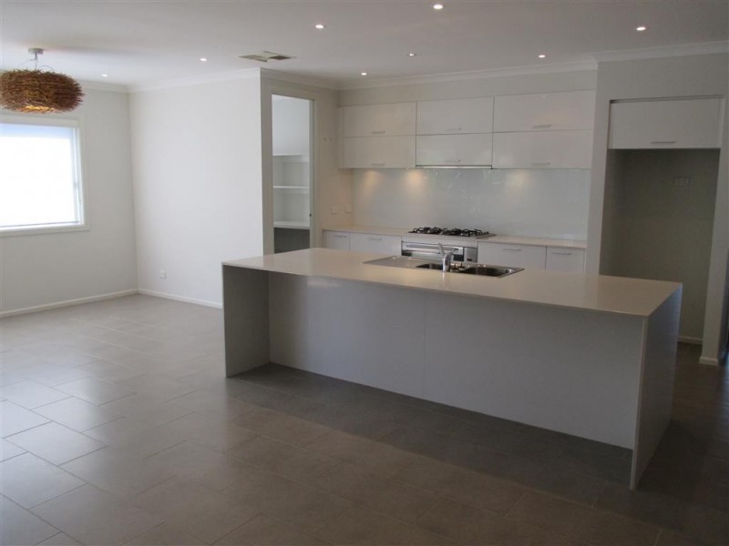 14 Cresswell Avenue, Williams Landing VIC 3027