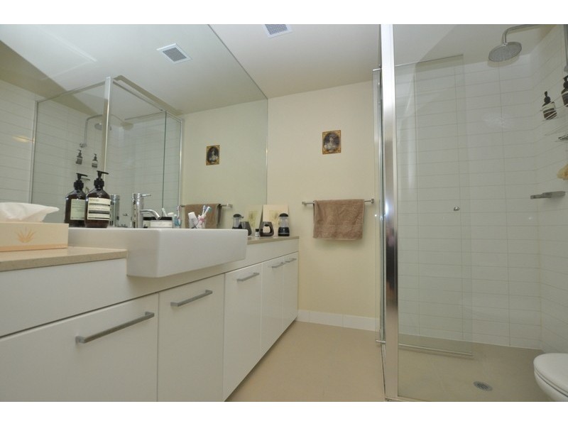 3107/100 Harbour Esplanade, Docklands VIC 3008