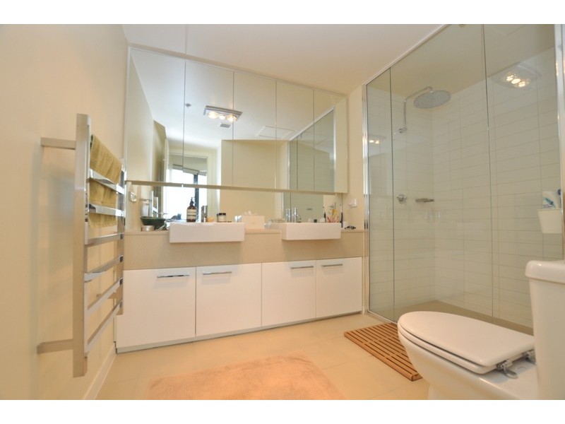 3107/100 Harbour Esplanade, Docklands VIC 3008