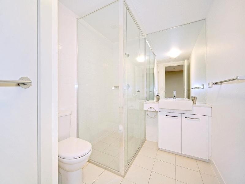 1510/100 Harbour Esplanade, Docklands VIC 3008