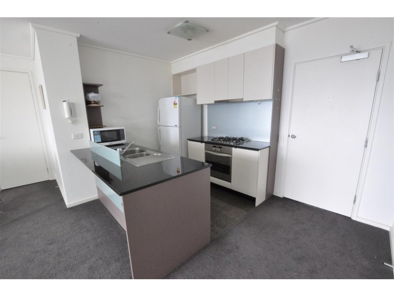 REF 21179/173 City Road, Southbank VIC 3006