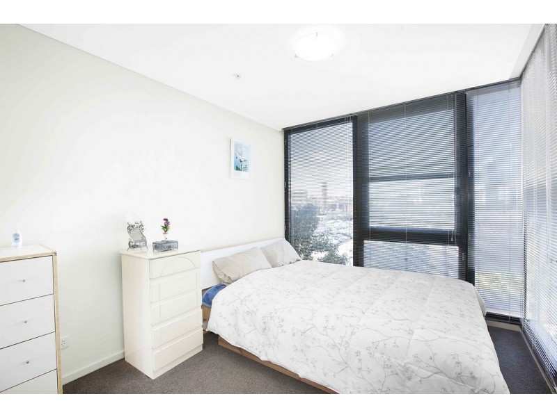REF 21184/100 Kavanagh Street, Southbank VIC 3006