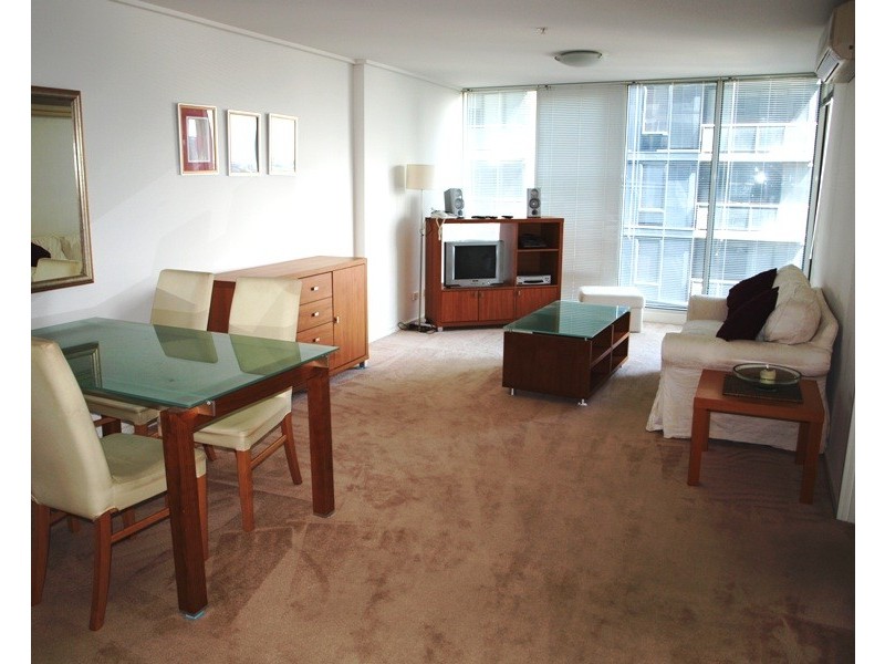 REF 21191/163 City Road, Southbank VIC 3006