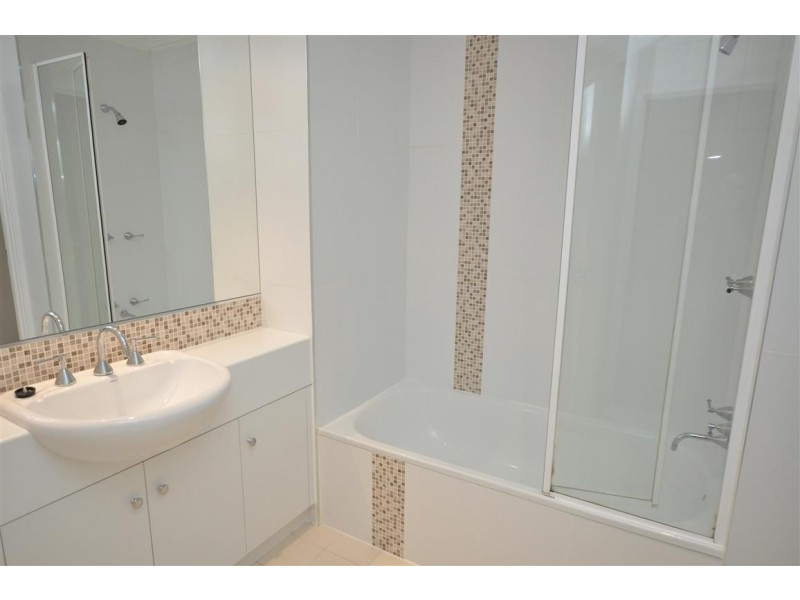 REF 21212/28 Jeffcott Street, West Melbourne VIC 3003