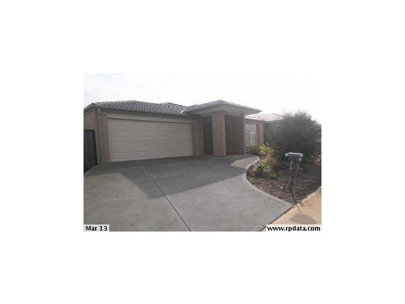 44 Breasley Park Way, Point Cook VIC 3030