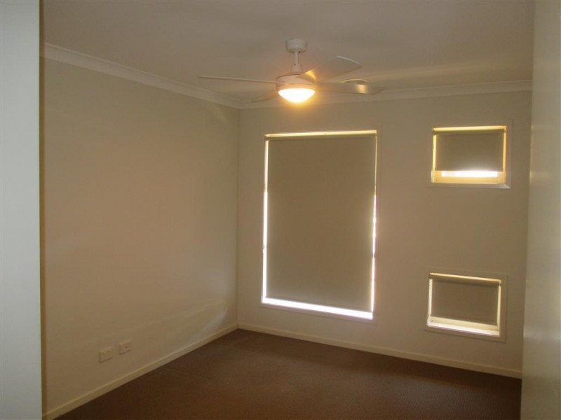 16 Tom Roberts Parade, Point Cook VIC 3030