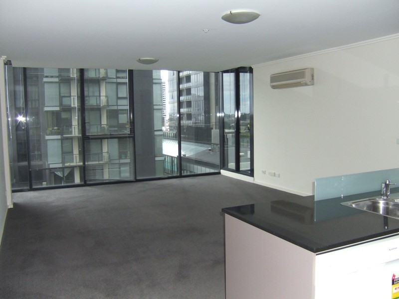 REF 21223/88 Kavanagh Street, Southbank VIC 3006