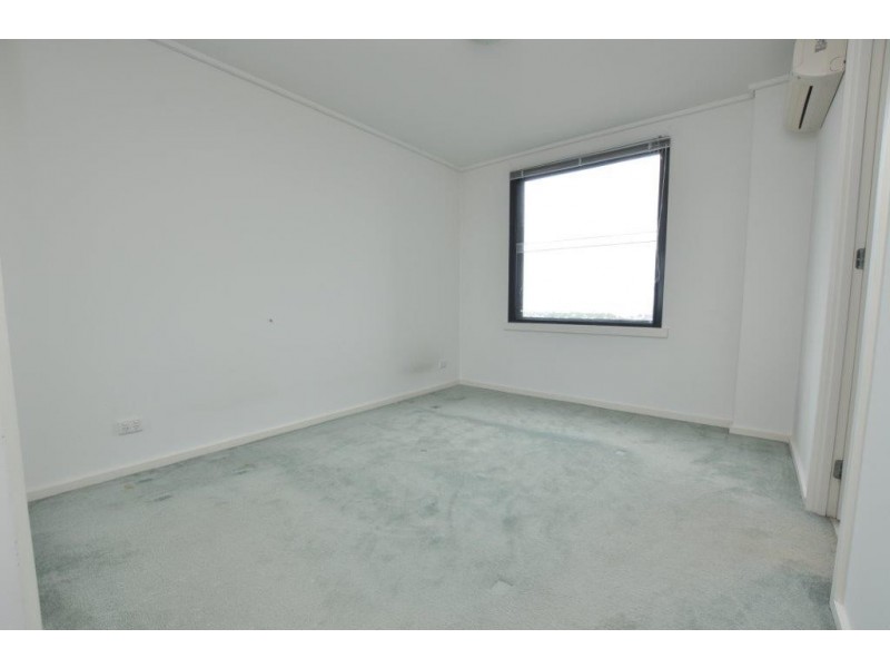 REF 21238/99 Whiteman Street, Southbank VIC 3006