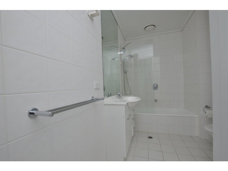 REF 21238/99 Whiteman Street, Southbank VIC 3006