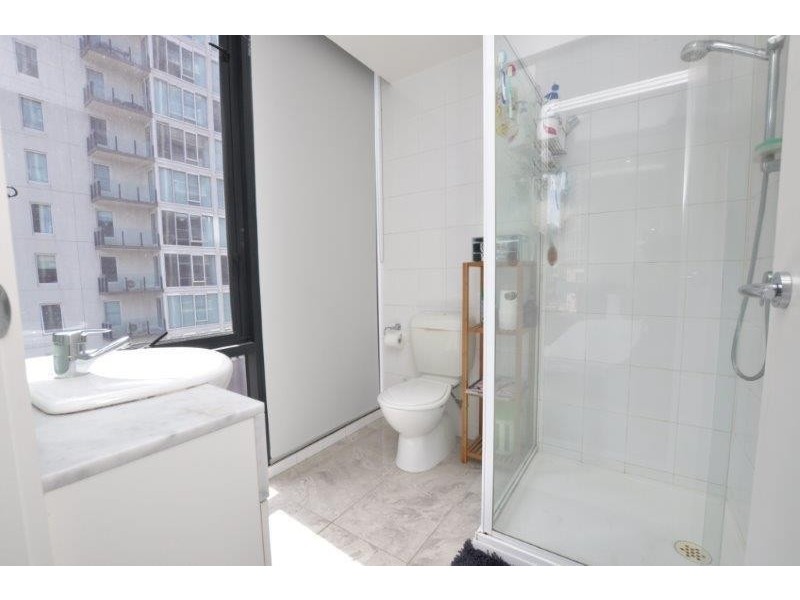 REF 21239/173 City Road, Southbank VIC 3006