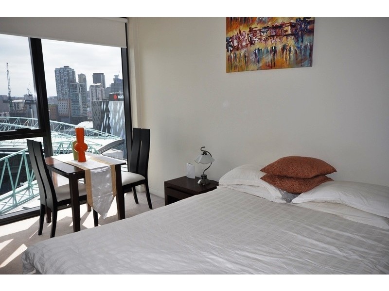 2510B/100 Harbour Esplanade, Docklands VIC 3008