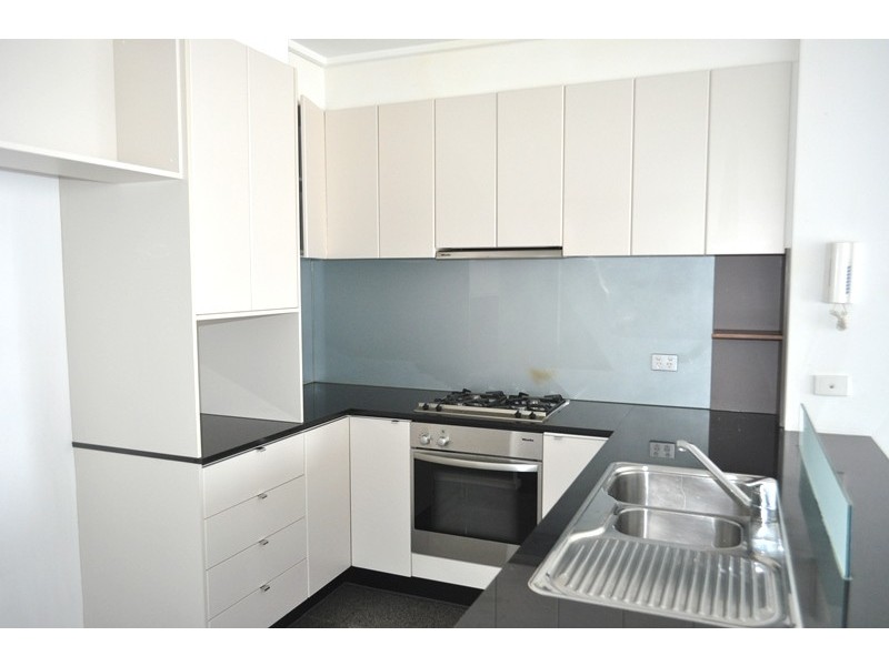 REF 21248/173 City Road, Southbank VIC 3006