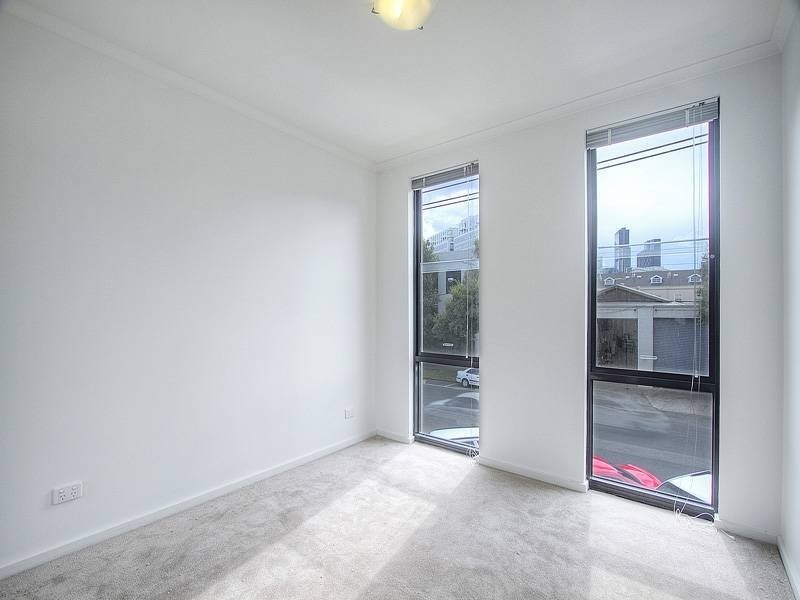 REF 20907/63 Dorcas Street, South Melbourne VIC 3205