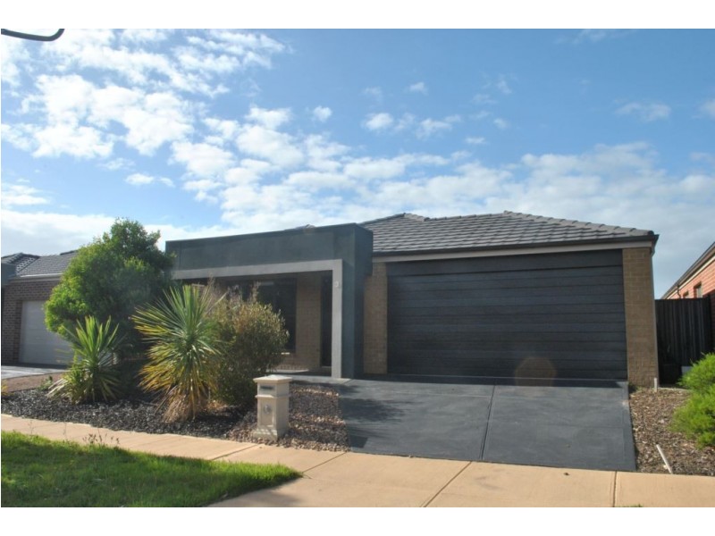 3 Walton Loop, Point Cook VIC 3030