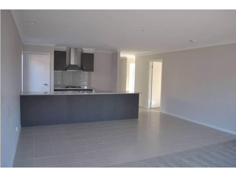 3 Walton Loop, Point Cook VIC 3030