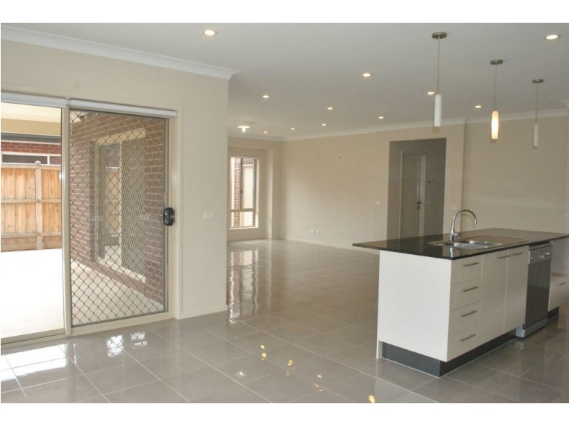 10 Castor Street, Williams Landing VIC 3027