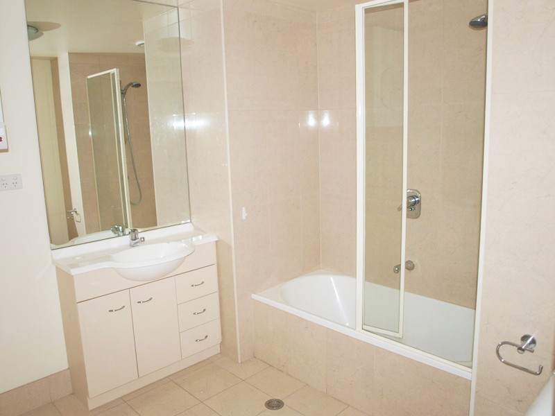 REF 21254/163 City Road, Southbank VIC 3006