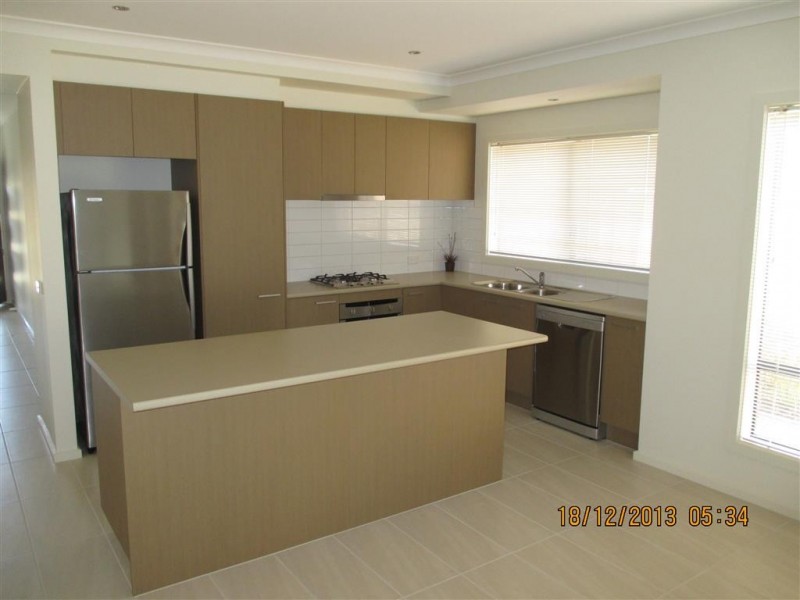 10 Fireside Avenue, Point Cook VIC 3030