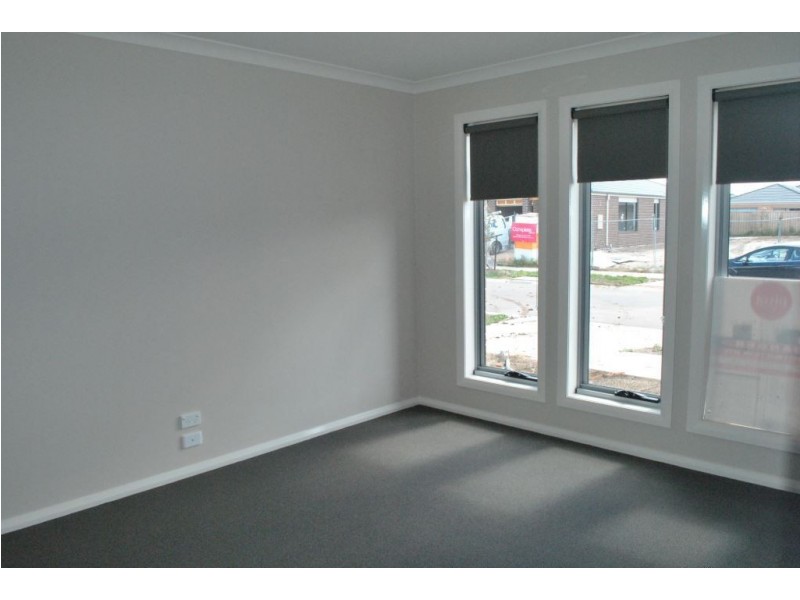 7 Treeleaf Avenue, Point Cook VIC 3030