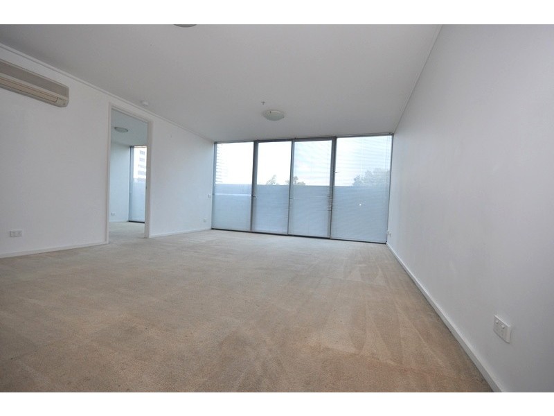 REF 21262/99 Whiteman Street, Southbank VIC 3006