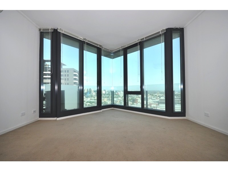 REF 21268/83 Whiteman Street, Southbank VIC 3006