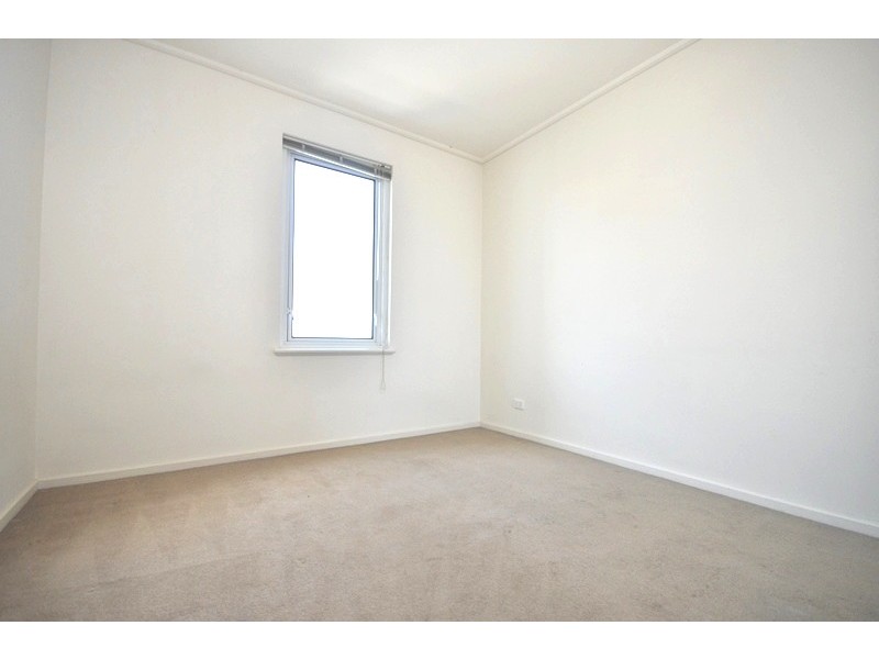 REF 21268/83 Whiteman Street, Southbank VIC 3006