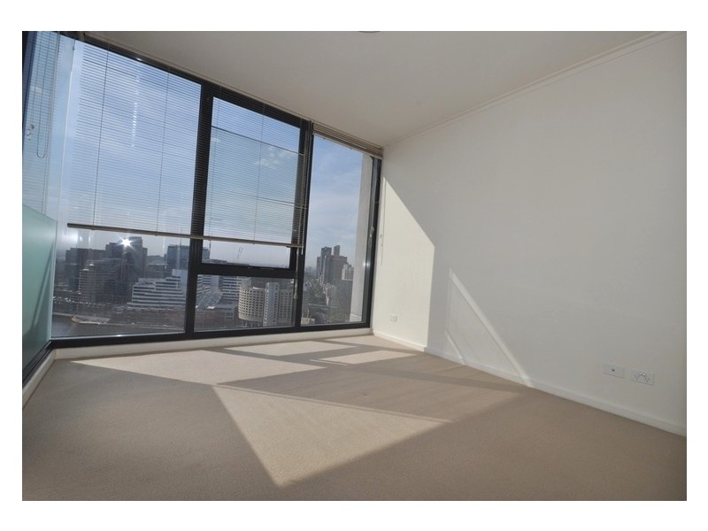 REF 21273/63 Whiteman Street, Southbank VIC 3006