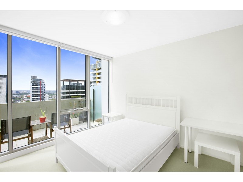 2705/63 Whiteman Street, Southbank VIC 3006