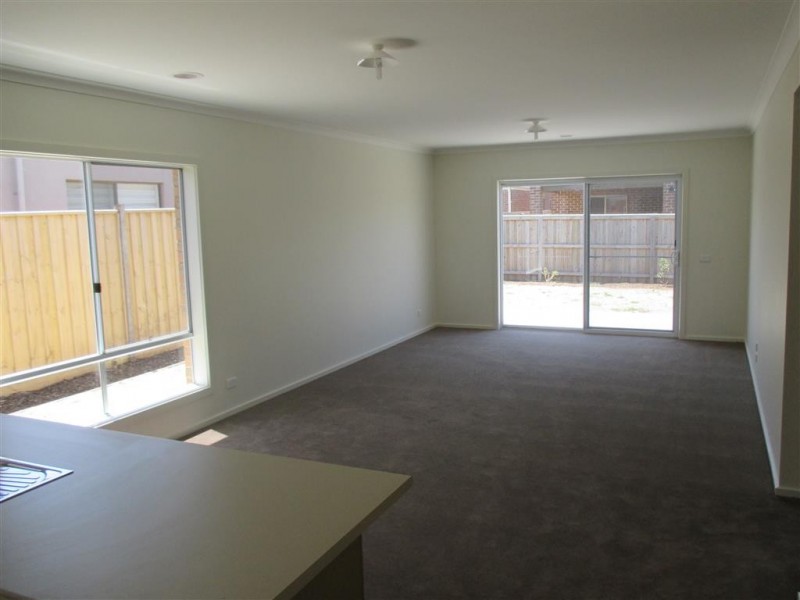 19 Heatherbell Avenue, Point Cook VIC 3030