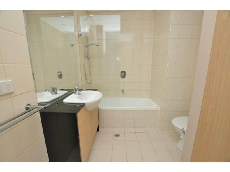REF 21280/83 Whiteman Street, Southbank VIC 3006