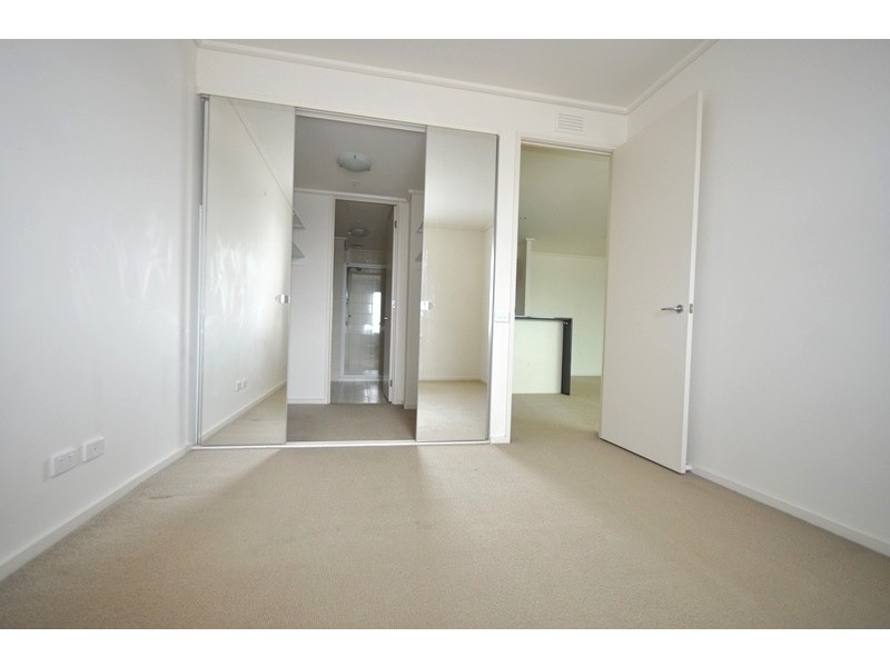 REF 21281/83 Whiteman Street, Southbank VIC 3006