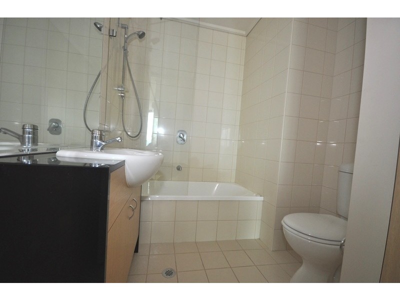 REF 21281/83 Whiteman Street, Southbank VIC 3006