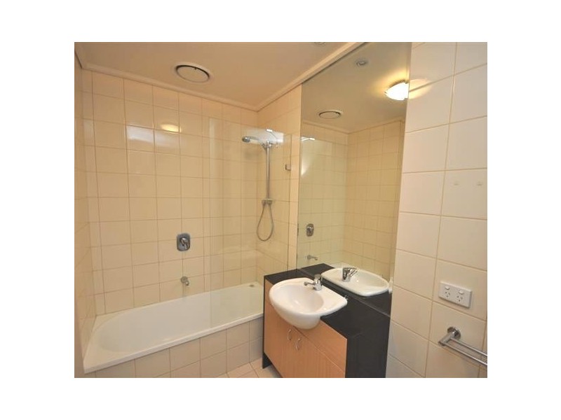 REF 21282/83 Whiteman Street, Southbank VIC 3006