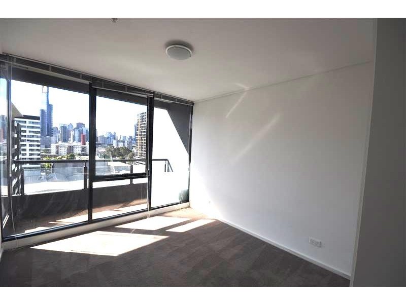 REF 21283/28 Bank Street, South Melbourne VIC 3205