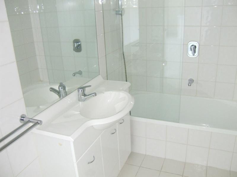 REF 21283/28 Bank Street, South Melbourne VIC 3205