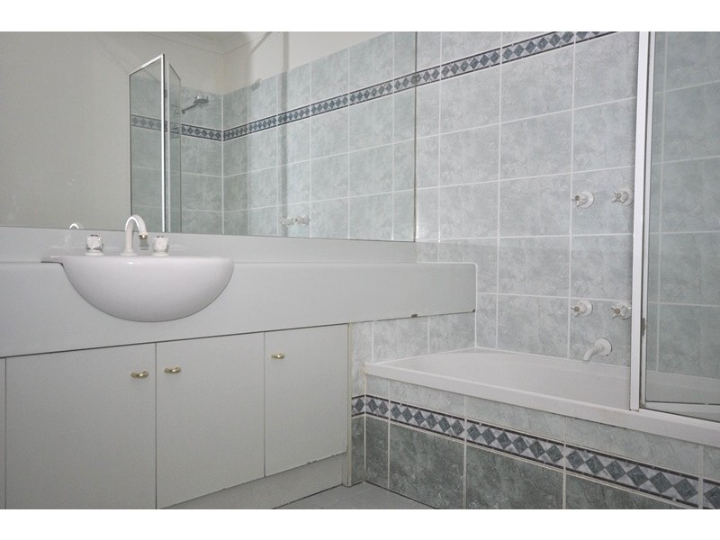 REF 21287/33 La Trobe Street, Melbourne VIC 3000