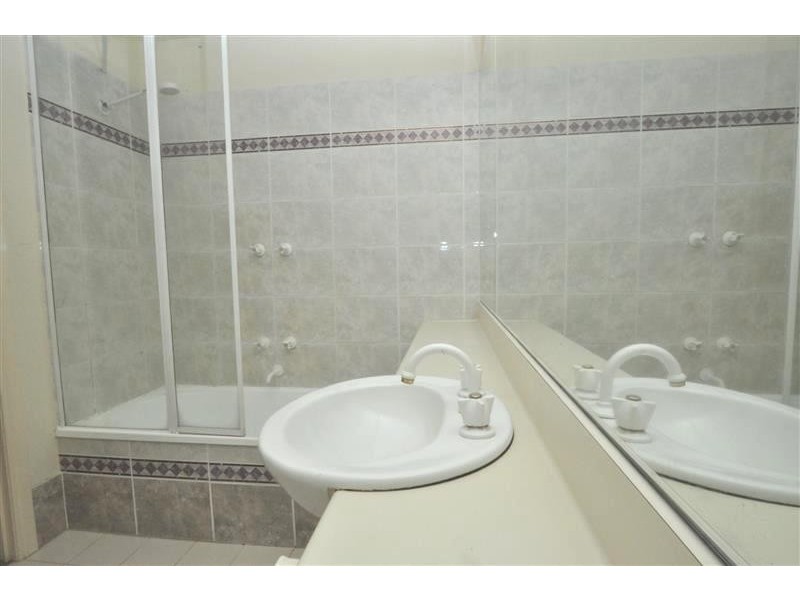 REF 21302/83 Queensbridge Street, Southbank VIC 3006