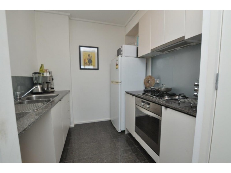 REF 21306/173 City Road, Southbank VIC 3006