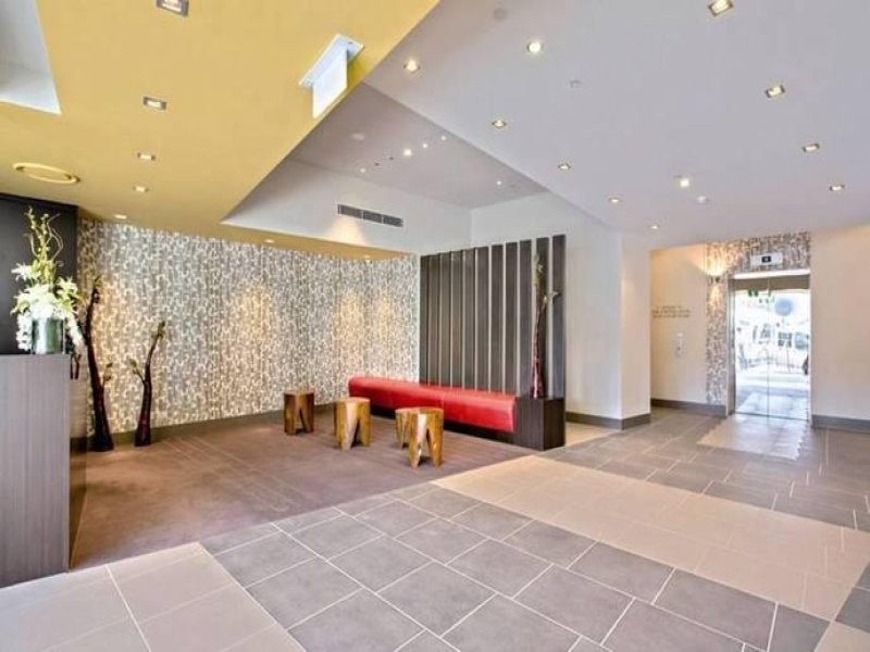 REF 21318/63 Whiteman Street, Southbank VIC 3006