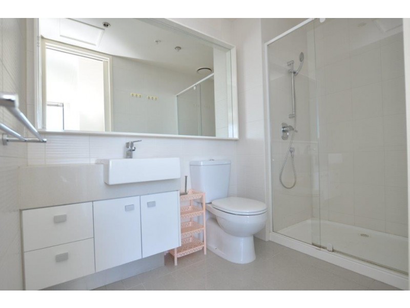 REF 21326/63 Whiteman Street, Southbank VIC 3006