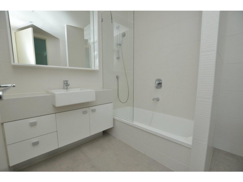 REF 21327/180 City Road, Southbank VIC 3006