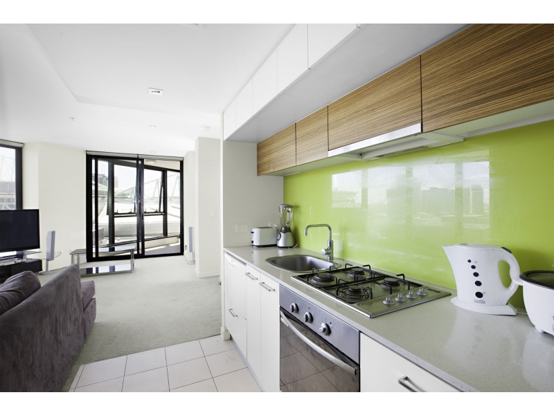 1412/100 Harbour Esplanade, Docklands VIC 3008