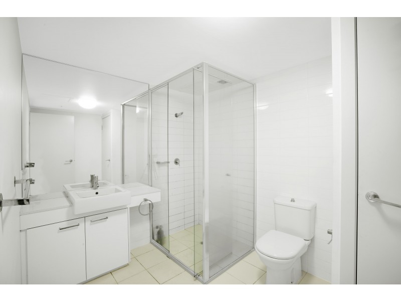 1412/100 Harbour Esplanade, Docklands VIC 3008