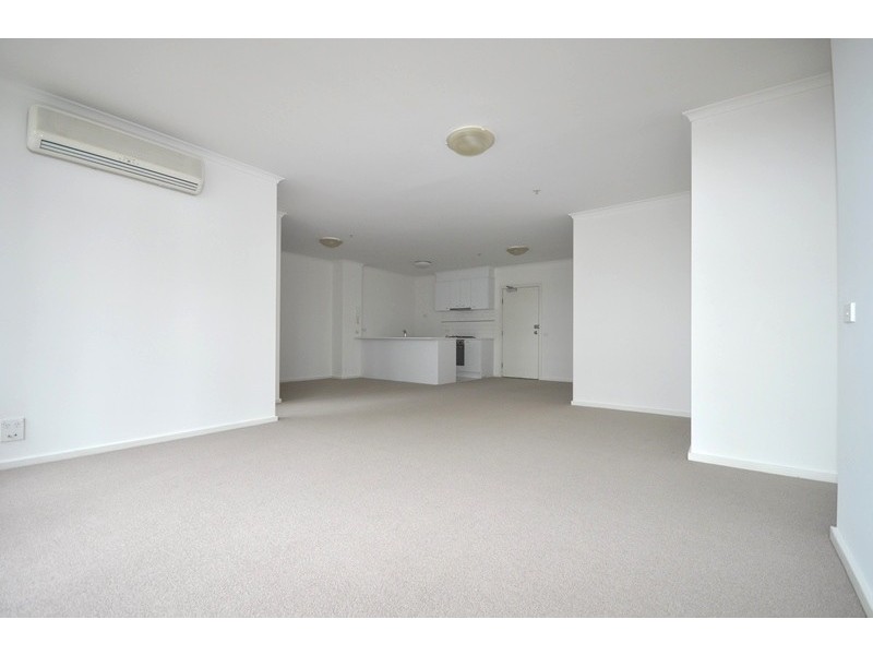 REF 21334/79 Whiteman Street, Southbank VIC 3006