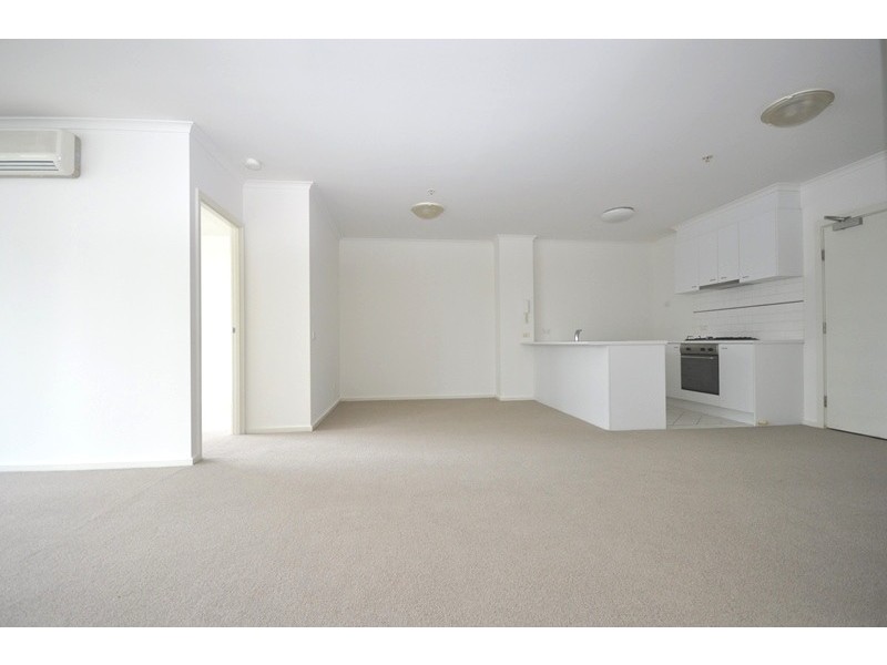 REF 21334/79 Whiteman Street, Southbank VIC 3006