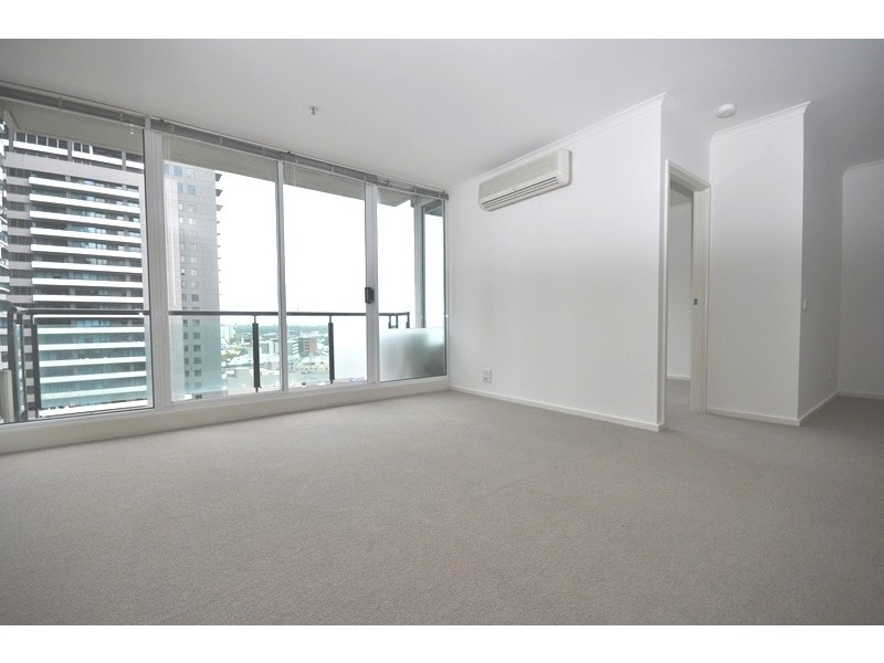 REF 21334/79 Whiteman Street, Southbank VIC 3006