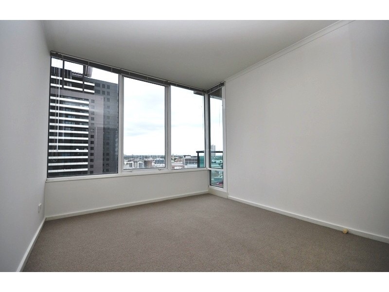 REF 21334/79 Whiteman Street, Southbank VIC 3006