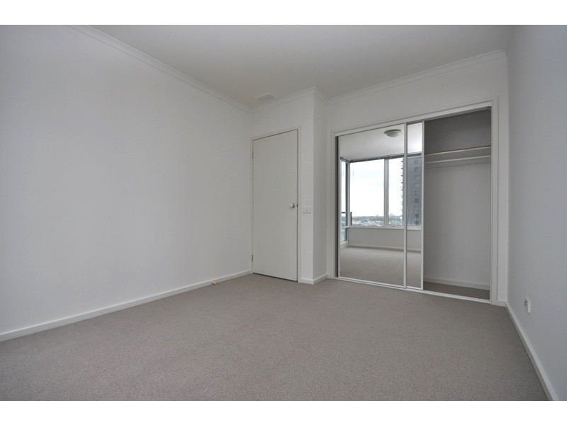 REF 21334/79 Whiteman Street, Southbank VIC 3006