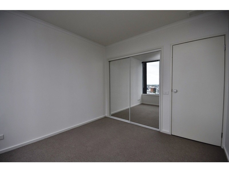 REF 21334/79 Whiteman Street, Southbank VIC 3006