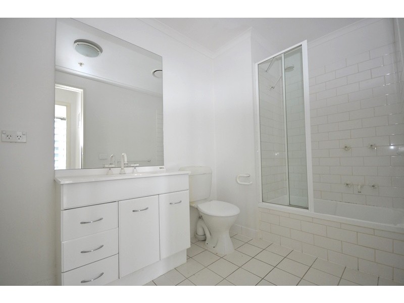 REF 21334/79 Whiteman Street, Southbank VIC 3006